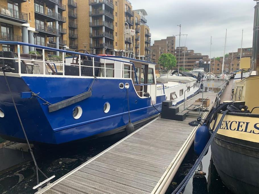 Historic Dutch Barge, Idyllic Location Hotel London Bagian luar foto